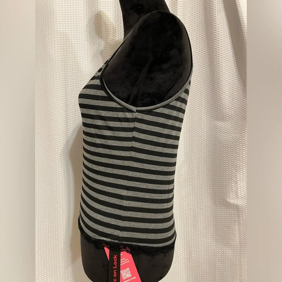 Romwe Black & Gray Lace Trimmed Tank Top Size 8/10 NWT - Picture 4 of 9